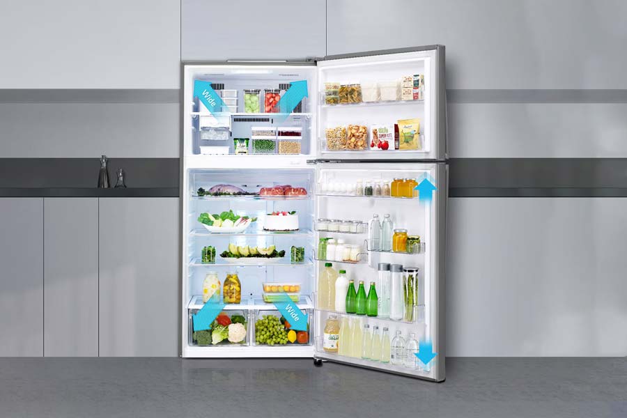 فضای داخلی یخچال فریزر ال جی بالا پایین مدل 832 سفید 