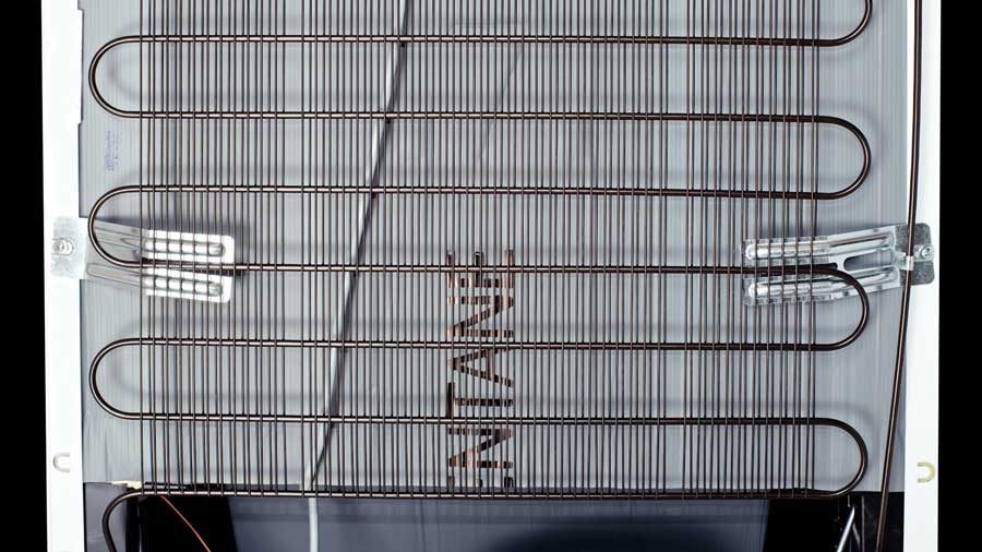 تمیز کردن یخچال فریزر برای کاهش مصرف برق و انرژی 